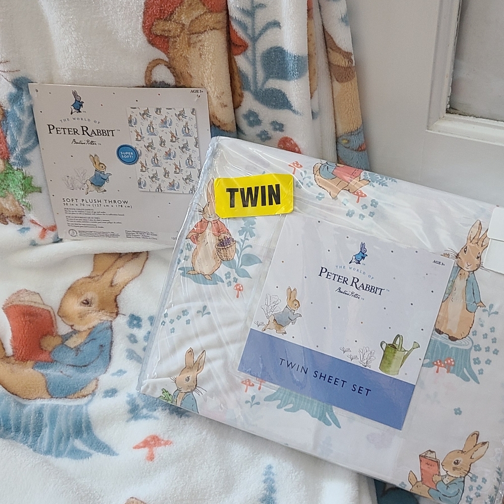 Peter Rabbit Blanket & Sheet Set 🥕 4 Piece Set - Picture 2 of 12
